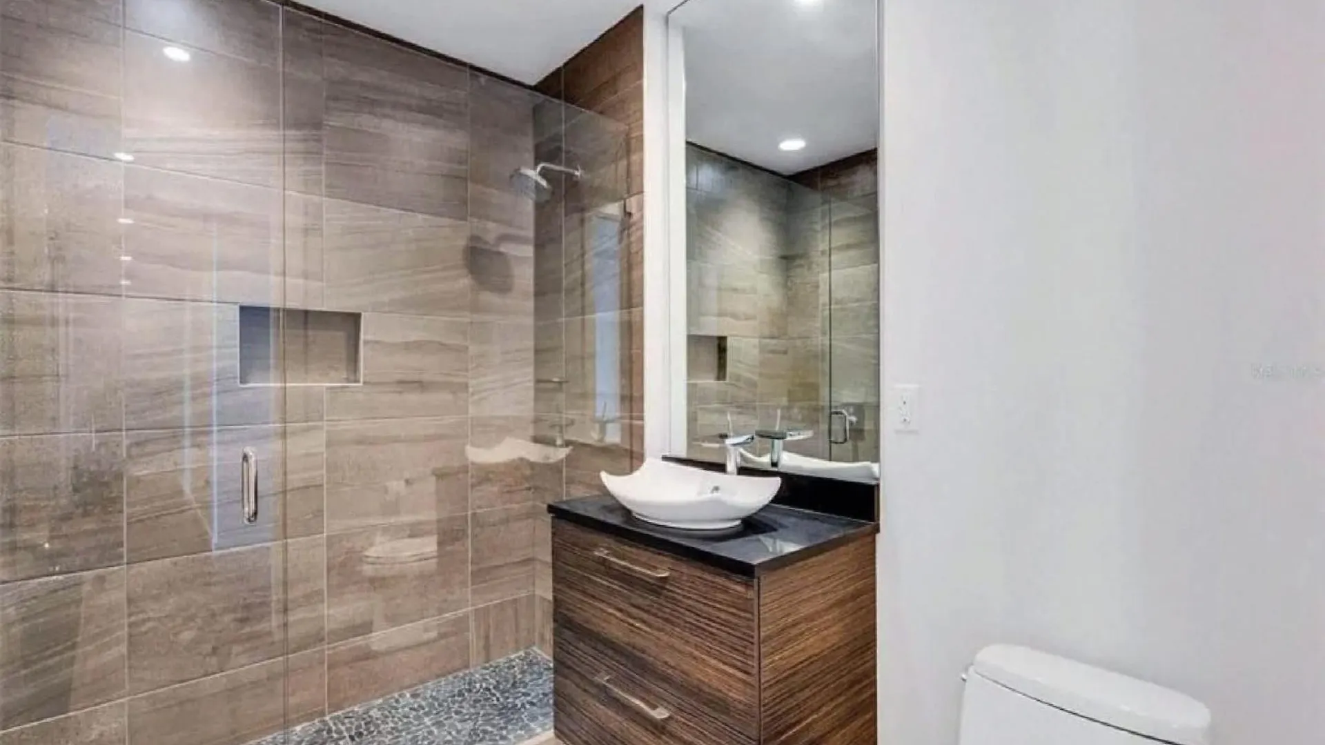 Elegant Downtown Sarasota Condo
